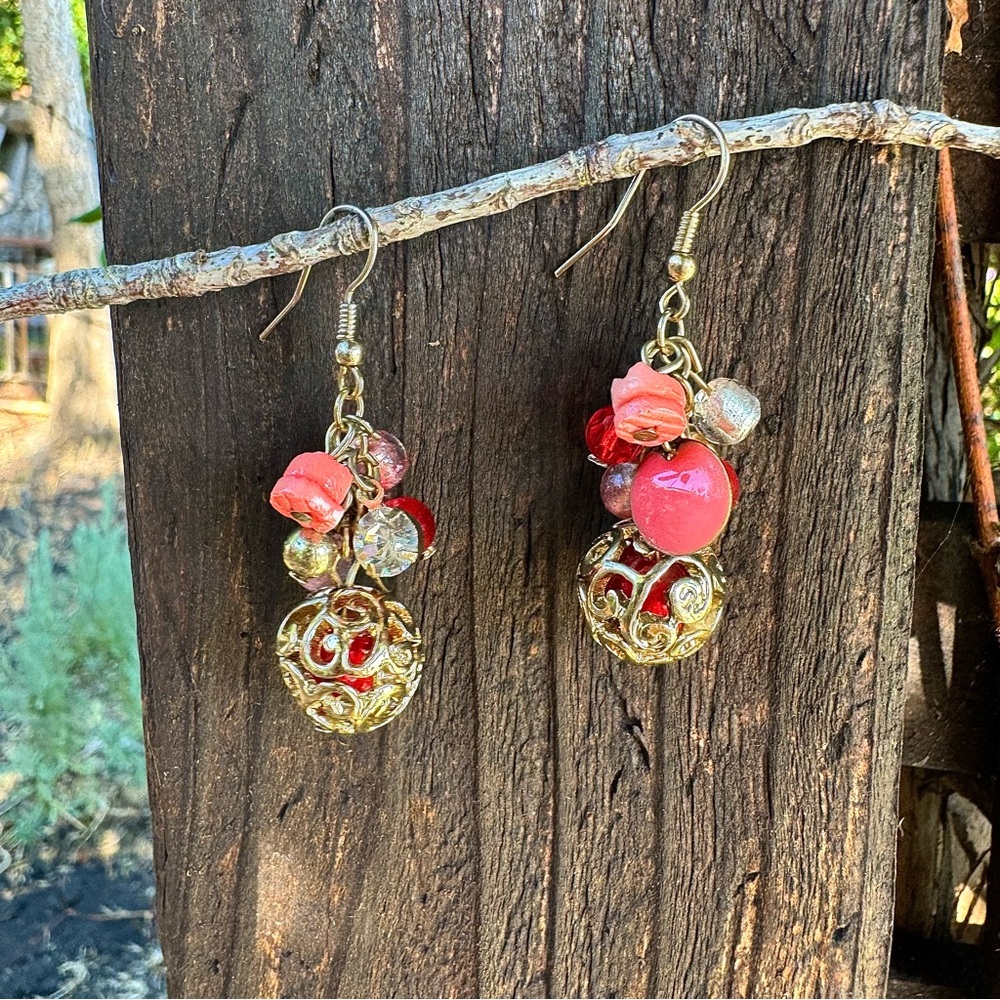 Vintage 🖤 Boho Gold Tone & Peach Cluster Earrings Dangle Drop Rhinestone Orange